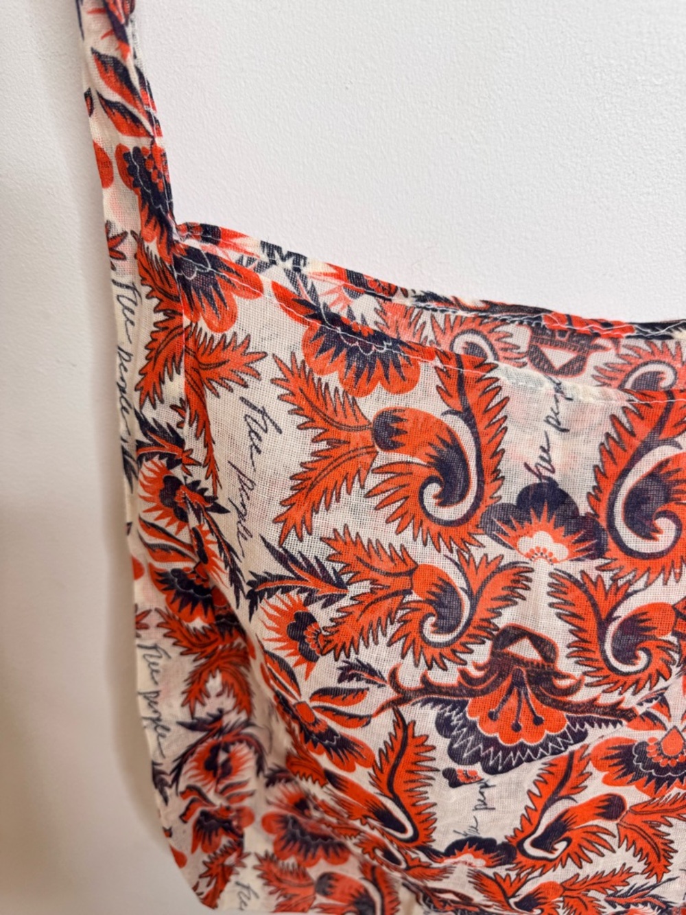 Free People Red and Navy Floral Crossbody Bag - Picture 4 of 5